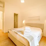 Apartment La Casa Di Dora By Buddyrent *